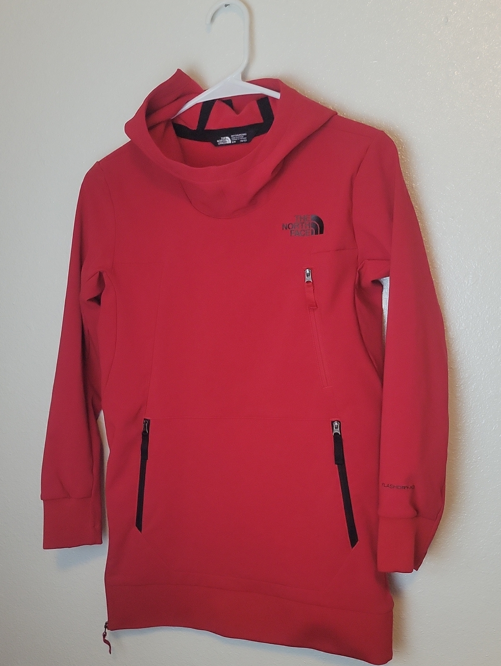 The North Face Boys Flashdry-XO Red Hooded Pullover photos. Medium 10/12